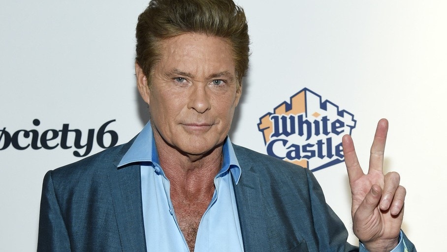 Glatt Gebugelt David Hasselhoff Verjungungskur Beim Beauty Doc Krone At