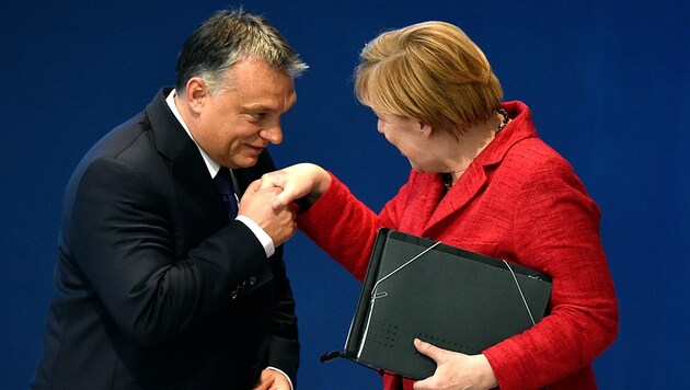 Viktor Orban und Angela Merkel (Bild: AFP)