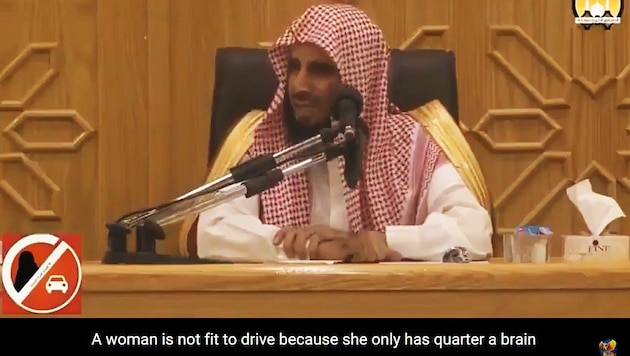 Der YouTuber Asem Saleh hat die Ansprache ins Englische übersetzt. (Bild: YouTube.com/Asem Saleh)