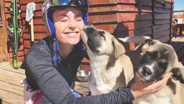Diese Schmuseinheit hat sich Lindsey Vonn nach dem Ski-Training verdient. (Bild: instagram.com)