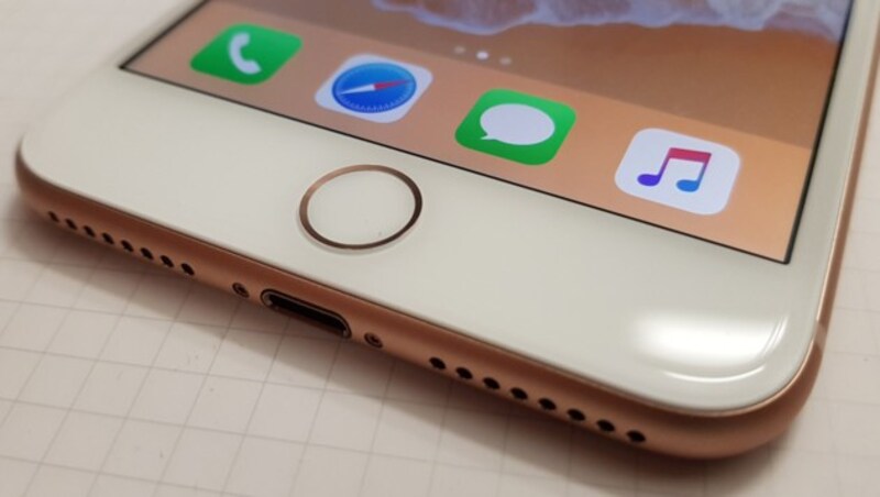 Der Home-Button lässt sich seit dem iPhone 7 nicht mehr drücken, sondern liefert Vibrationsfeedback. (Bild: Dominik Erlinger)