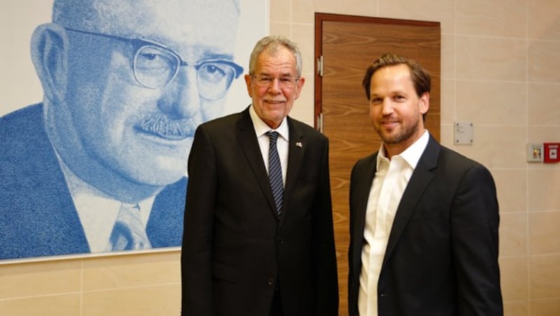 Christoph Palaschke mit Bundespräsident Van der Bellen (Bild: ©Pepo Schuster, austrofocus.at)