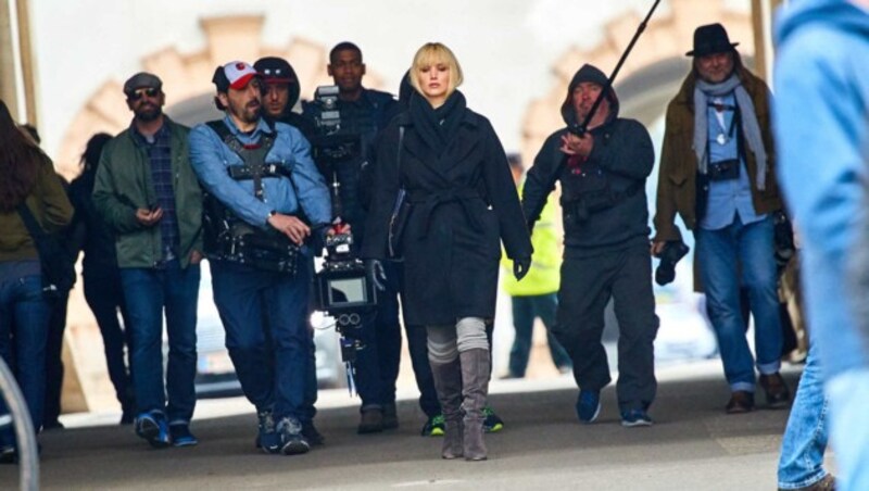 Jennifer Lawrence bei den Dreharbeiten in Wien (Bild: Starpix/ Alexander TUMA)
