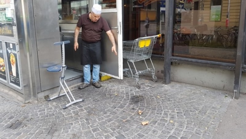 Bei diesem Kebabstand beim Ausgang der U6-Station Thaliastraße fand der tödliche Raufhandel statt. (Bild: Wienweit Medien)