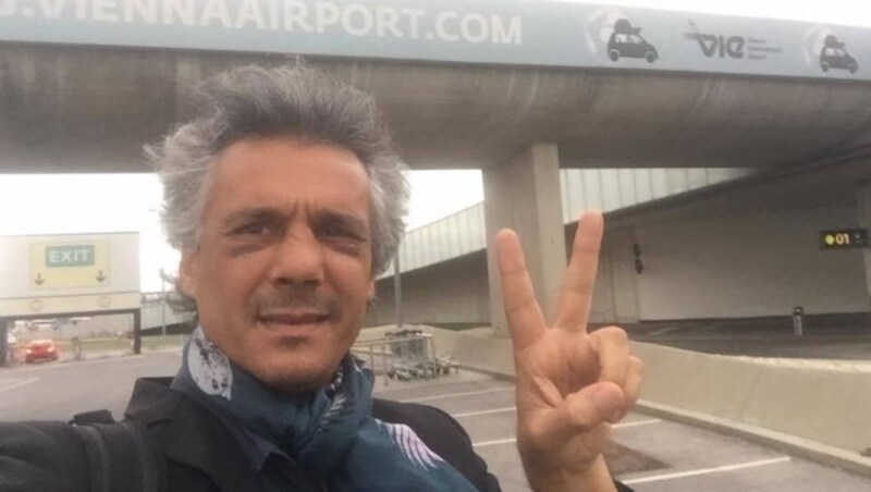 Rachid Nekkaz bei seiner Ankunft auf dem Flughafen Schwechat (Bild: facebook.com/Rachid Nekkaz)