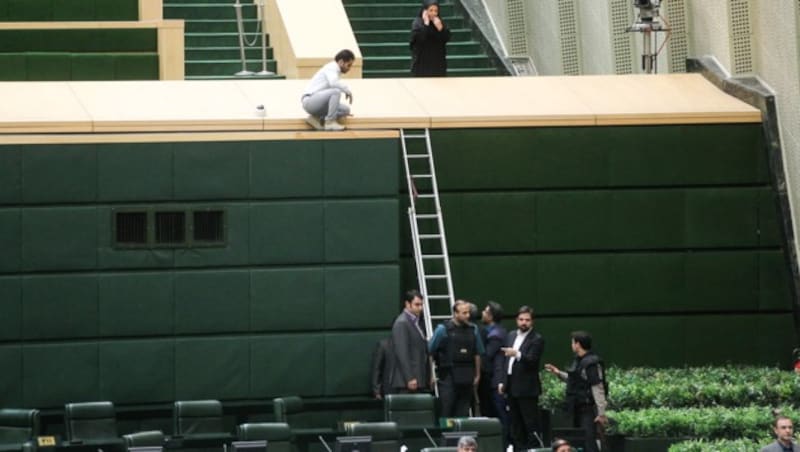 Das Parlament wurde evakuiert. (Bild: AFP)