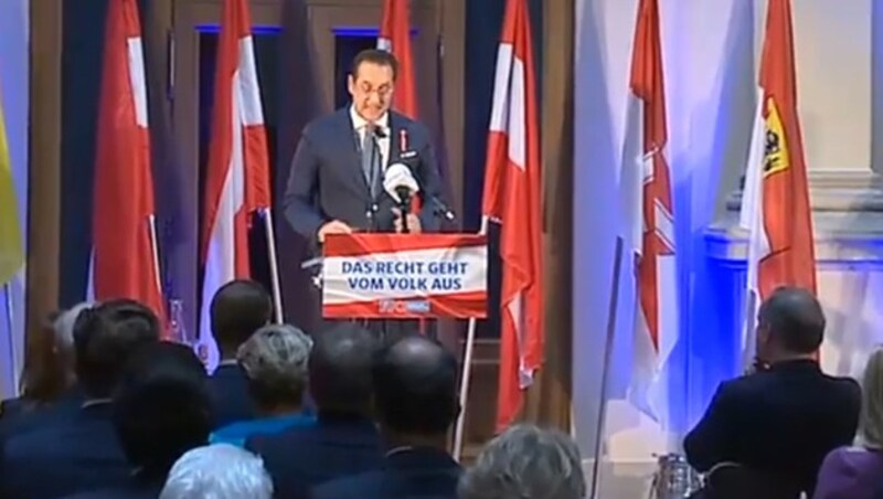 Strache während seiner Rede im Palais Epstein (Bild: APA)