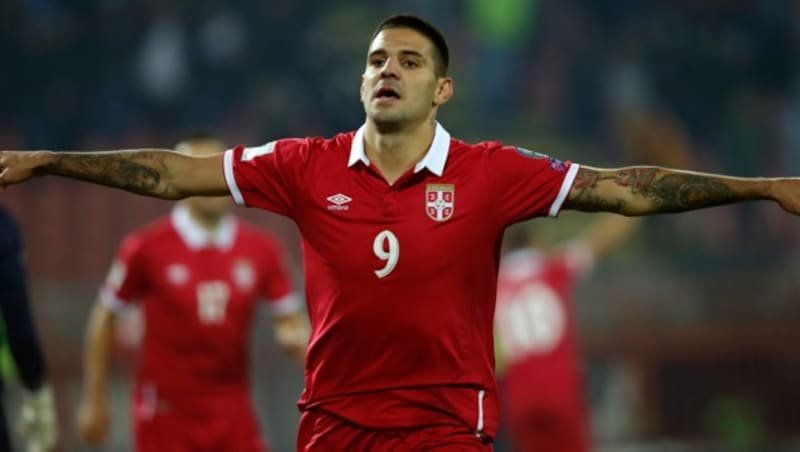 Serbiens Doppeltorschütze Aleksandar Mitrovic (Bild: Associated Press)