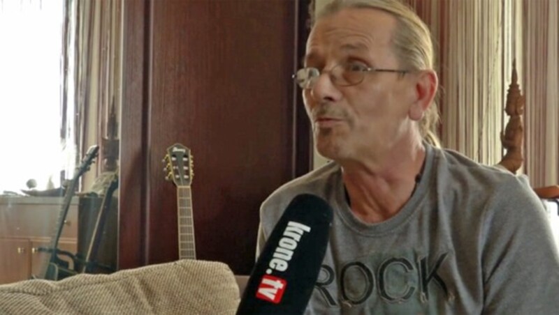 Nachbar Wolfgang A. im Interview mit krone.tv (Bild: krone.tv)