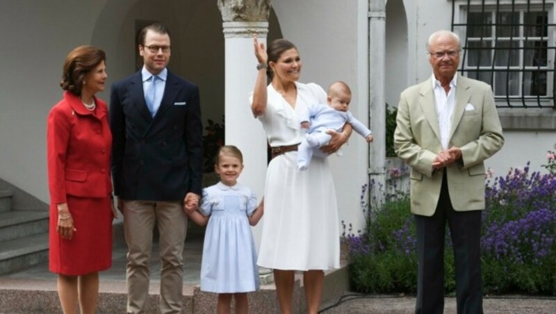 Kronprinzessin Victorias Geburtstag ist der Startschuss in den Sommerurlaub der Schwedenroyals. (Bild: EPA)