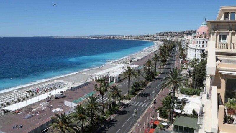 Die Promenade des Anglais in Nizza am Tag nach dem schrecklichen Anschlag (Bild: AFP)