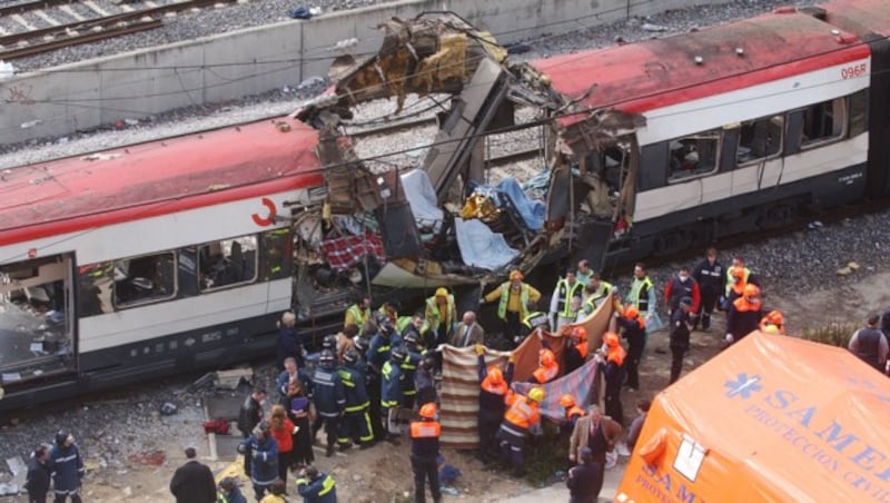 2004 ließen bei mehreren Bombenexplosionen in Madrid 191 Menschen ihr Leben. (Bild: AP)