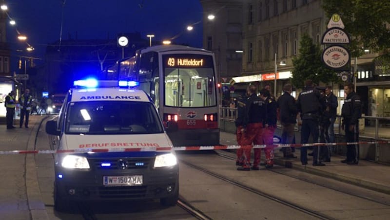 Der Streit in der Straßenbahn eskalierte bei der Station Johnstraße, wo es zu den Schüssen kam. (Bild: APA/HANS PUNZ)