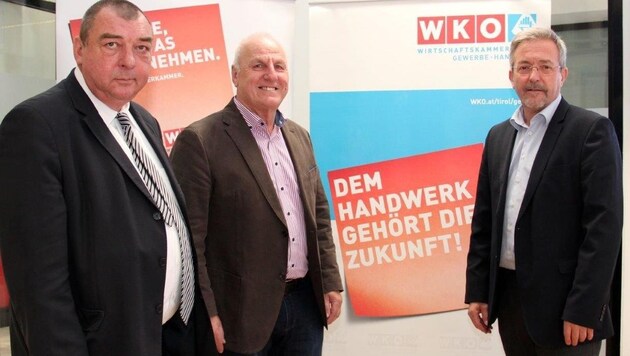Walter Bornett (KMU-Forschung Austria), Spartenboss Georg Steixner und GF Ludwig Kössler(v. l.). (Bild: WK Tirol)