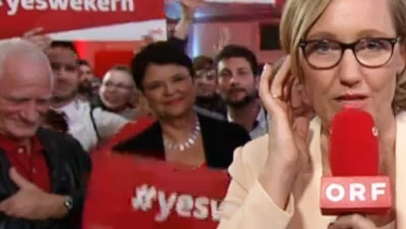 Auch Wien-Finanzstadträtin Renate Brauner freut sich in der Liveschaltung über das Ergebnis der SPÖ. (Bild: ORF)