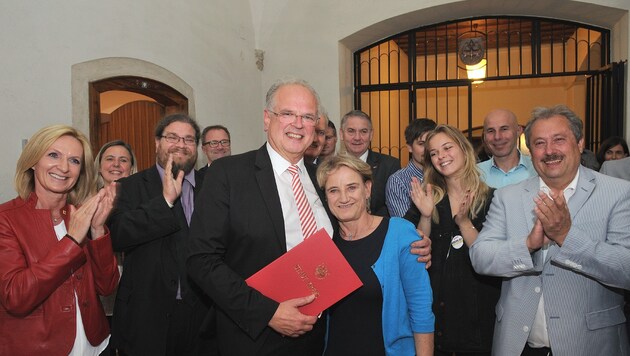 Rote Freude: Resch bleibt nach dem besten Ergebnis für die SP in Krems auch weiterhin Bürgermeister. (Bild: Gregor Semrad)