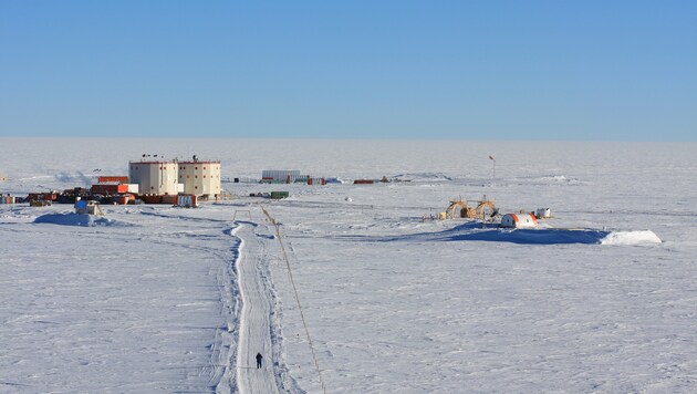 Mitten im Nirgendwo. Auf 3250 Meter Seehöhe liegt die Concordia-Station in der Antarktis. (Bild: ESA)