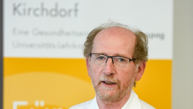 Oswald Schuberth ist Ärztlicher Leiter im LKH Kirchdorf (Bild: FOTOKERSCHI.AT/KERSCHBAUMMAYR)