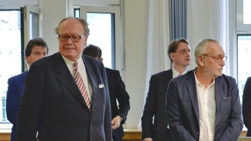 Vor Gericht: Alfons Mensdorff-Pouilly (l.) und Rudolf Fischer (r.) im Jahr 2015 (Bild: APA/HERBERT NEUBAUER)