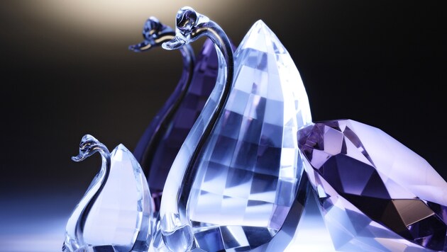 Glitzer, Glanz & Groll: Mit der Retoursendung einer Kristallfigur hatte ein Leser Ärger (Symbolbild) (Bild: stock.adobe.com)