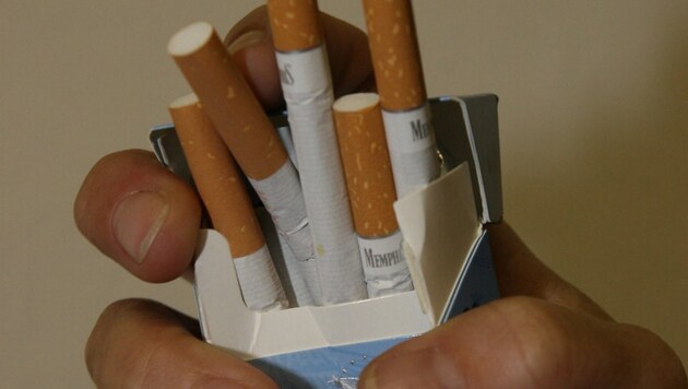 Die Missachtung des Rauchverbots ließ bei dem Nichtraucher die Emotionen hochkochen. (Bild: Horst Einöder/flashpictures.at)