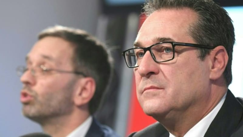 Herbert Kickl und Heinz-Christian Strache (Bild: APA/ROLAND SCHLAGER)