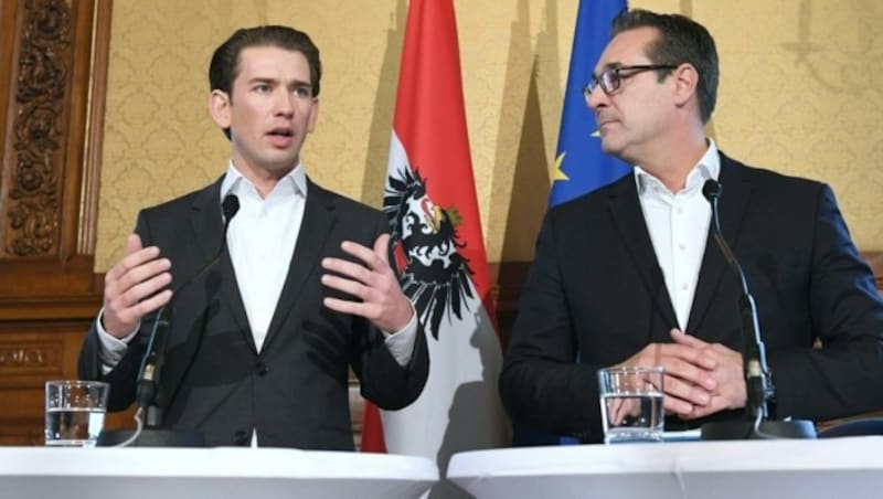 Die Chefs von ÖVP und FPÖ: Sebastian Kurz und Heinz-Christian Strache (Bild: APA/HELMUT FOHRINGER)