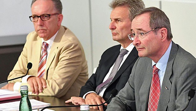 AK-Präsident Rudolf Kaske, ÖGB-Präsident Erich Foglar und WK-Präsident Christoph Leitl (Bild: APA/HELMUT FOHRINGER)