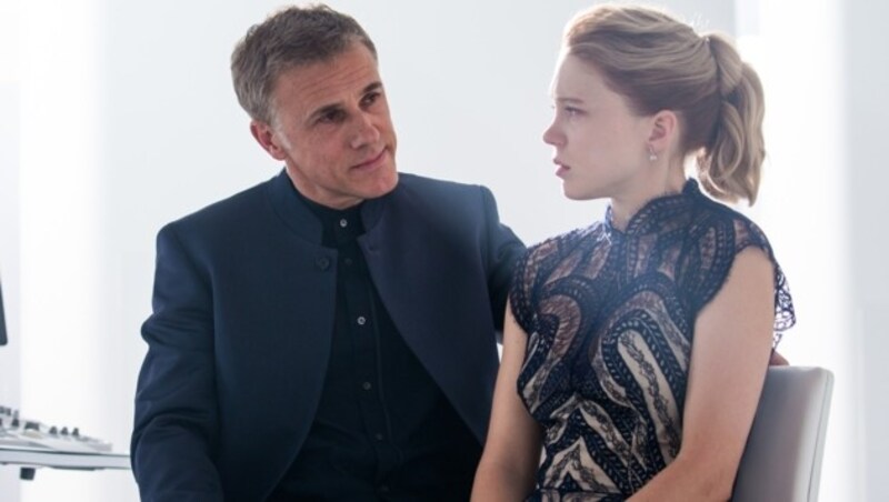 Christoph Waltz und Lea Seydoux in einer Szene des Bond-Films „Spectre“ (Bild: AP)