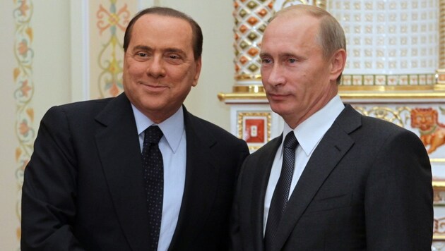 Archivfoto: Italiens Ex-Premier Silvio Berlusconi und Russlands Präsident Wladimir Putin (Bild: AFP)