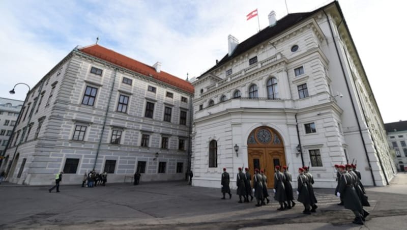 Die Präsidentschaftskanzlei in der Wiener Hofburg (Bild: APA/HELMUT FOHRINGER)