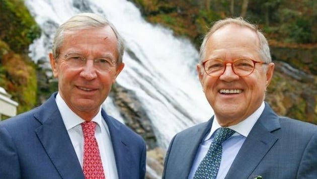 LH Dr. Wilfried Haslauer und Dr. Erhard Grossnigg vor dem Gasteiner Wasserfall. (Bild: Gerhard Schiel)