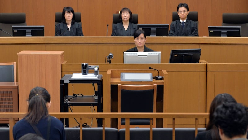 The judges at the trial against the "black widow" (Bild: AFP)