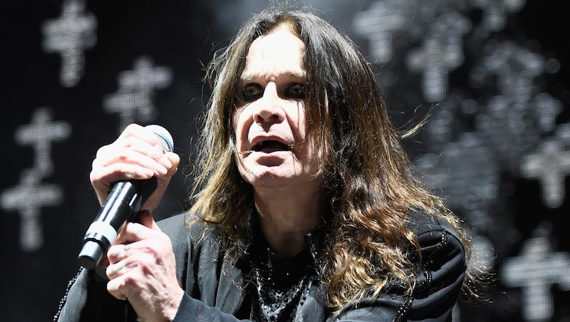 Für seine treuen Fans möchte die Rock-Legende trotz gesundheitlicher Probleme noch mindestens ein Konzert geben.  (Bild: APA/AFP/GETTY IMAGES/Frazer Harrison)