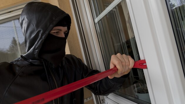 77 Prozent der Einbrecher kommen noch übers Fenster oder die Terrassentür ins Haus. (Bild: Kronen Zeitung, Malena Brenek)