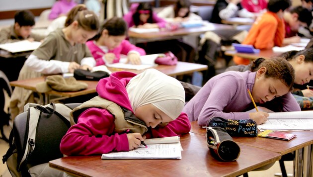 Der Anteil muslimischer Schüler steigt ständig. (Bild: Ulrich Baumgarten / vario images / picturedesk.com)