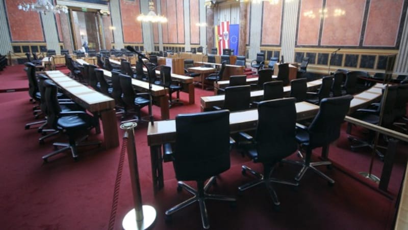 Der Sitzungssaal des Bundesrats im Parlament (Bild: APA/GEORG HOCHMUTH)