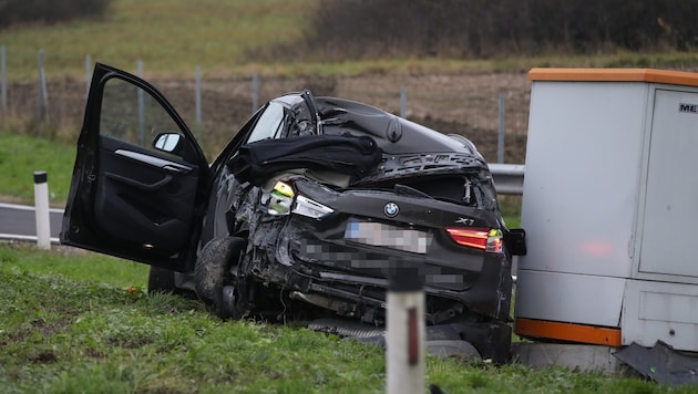 In diesem Auto starb der Lenker (65) aus Kronstorf. (Bild: laumat.at / Matthias Lauber)