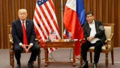 Donald Trump und Rodrigo Duterte (Bild: AP)