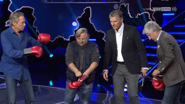 In ORF/ARD-Show krachten Axel Prahl und Marcel Reif auf Peter Kraus. (Bild: ORF)