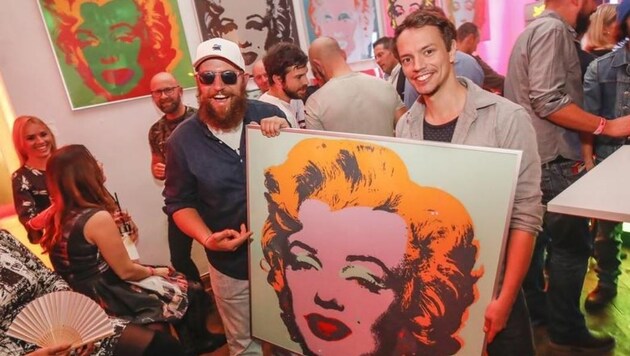 Frans Zimmer alias "Alle Farben" und Rapper MC Fitti rockten in der Galerie die Turntables. (Bild: Markus Tschepp)