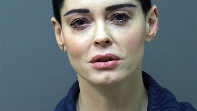 Rose McGowan stellte sich nach einem Haftbefehl wegen Drogenbesitzes der Polizei. (Bild: www.PPS.at)