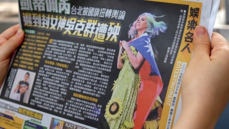 Die Zeitungen in China berichteten über Katy Perrys Skandal-Auftritt in Taiwan. (Bild: AFP)