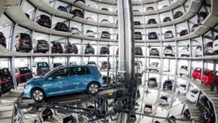 Der VW-Turm in Wolfsburg: Einst Vorbild für die ganze Autowelt (Bild: EPA)