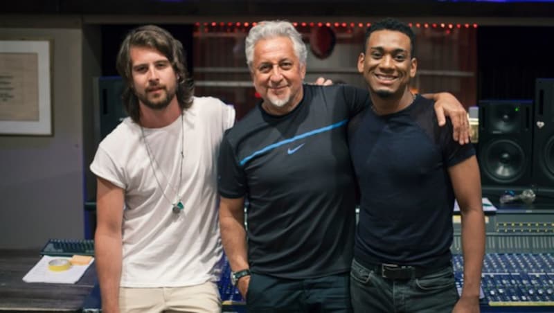 Dominic Muhrer, Humberto Gatica und Joshua Ledet bei der Neuaufnahme von "Climb Every Mountain". (Bild: ServusTV / Markus Christ)