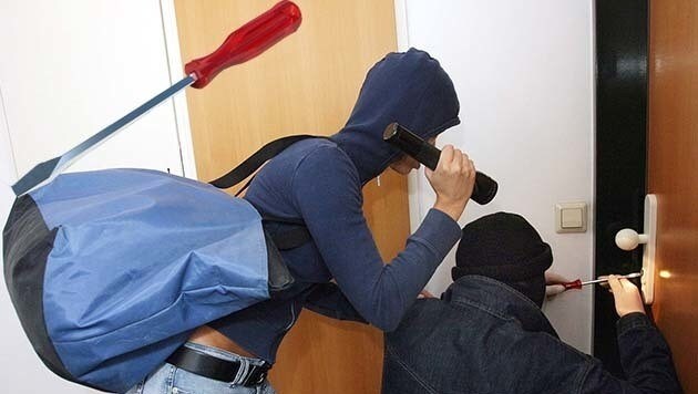 In Frankenmarkt attackierte ein Einbrecher (Symbolbild) den Hauseigentümer mit dem Schraubenzieher. (Bild: Tomschi)