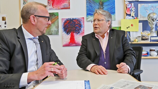 Wirtschaftsbund-Obmann Franz Hörl (re.) im Gespräch mit Markus Gassler von der "Krone". (Bild: Christof Birbaumer/Kronenzeitung)