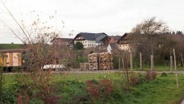 Rund 50 Menschen leben nach den Geboten der Glaubensgemeinschaft am Zachhiesenhof. (Bild: Neumayr/MMV)