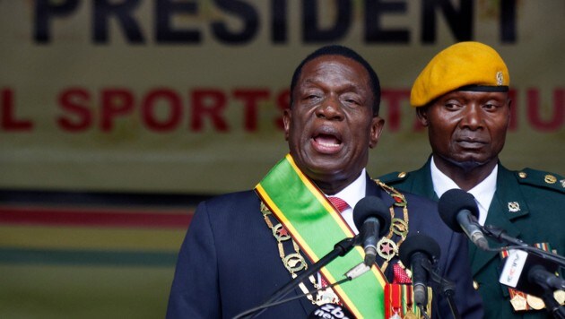 Von Emmerson Mnangagwa gab es auch Lob für Ex-Präsident Robert Mugabe. (Bild: AP)