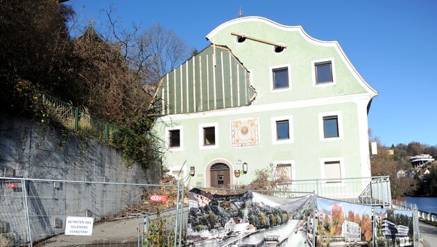 Im August wurde die Fassade der Kösslmühle schwer beschädigt. Die BH ermittelt deshalb. (Bild: Klemens Fellner)